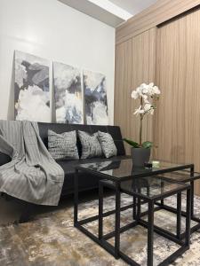 Modern apartment with balcony and Pool View