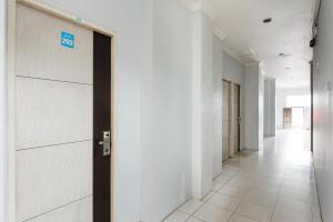 RedDoorz Syariah near Q-Mall Banjarbaru