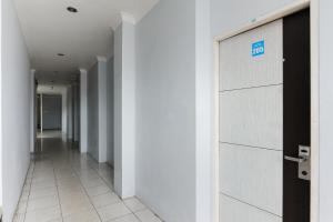 RedDoorz Syariah near Q-Mall Banjarbaru