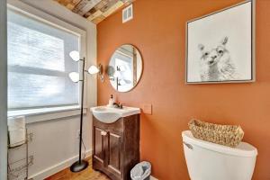 Swann Ave Suite Walk to Bayshore & Hyde Park