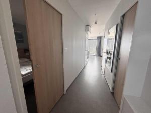 Appartement luxe 4 pers, bord de mer, balcon, piscine, animaux admis, parking, WiFi - FR-1-194-196