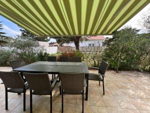 Maison de vacances pour 9 sous les pins à La Grière, La Tranche-sur-Mer, à 450m de la plage - FR-1-194-398