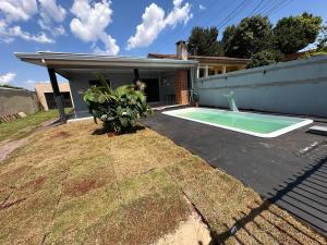 Casa Aconchegante com Piscina para seu descanso 01