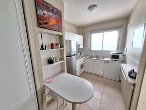 Appartement T3 lumineux, balcon sud, parking, proche plage et commerces - FR-1-92-688