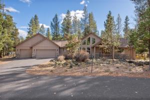 New, Luxury, 1-story, Sleeps 10, SHARC, Hot Tub