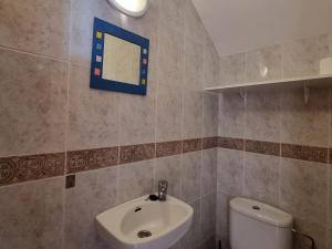 Casa adosada en LEscala con terraza y parking privado, cerca de la playa - HISP-236-83