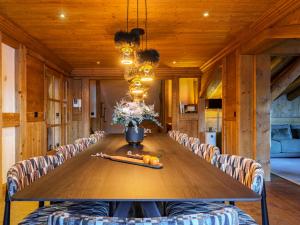 Chalet exquis à Courchevel 1850, près des pistes, jusquà 10 personnes - FR-1-772-5