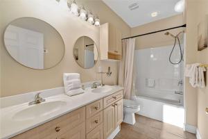 Magnolia Pointe Luster Leaf 4878-102