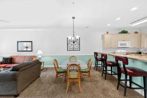 Magnolia Pointe Luster Leaf 4883-203