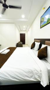 Innzoy Comforts - HITEC City