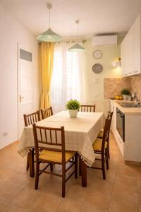 Bedda Home Ballarò Balcony Apartment in Historic Palermo