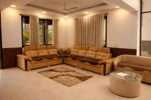 Hangout Villa