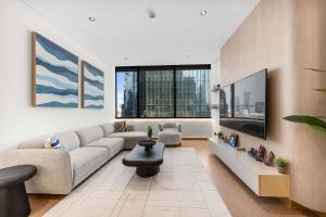 Free housekeeping visits during your stay - StayShort - Stylish Stay for 2 in Prime DIFC