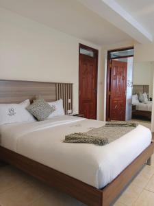 Paraiso Gardens Hotel Wote Town