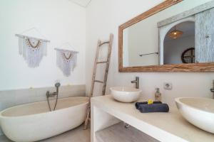 Villa Vaimala 4BR Pool Tropical Home Seminyak