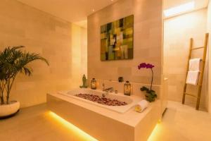 Kalyca Stunning 5 BR Private Pool Villa