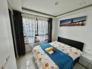 Modern 1-Bedroom Apartment with pool