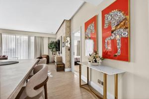 Stylish 1-Bedroom Apartment in Business Bay with Balcony Views