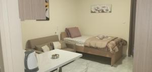 elia patra apartment 2