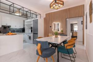 Sunlit 3BDR Family APT, Near Sea & City Center!