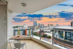 Darwin City Views 1 Bedroom Apartment, Huge Pool