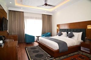 The Grand Orchard Resort