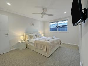 SussexGardenStays - Jervis Bay Beaches - NEW SHARE Home - 4xQueenBedrooms - PrivateBathroom-Brm1 - SharedBathroom-Brm2,Brm3,Brm4