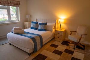 Farnborough Stay - 5 Bedroom