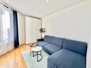 Business Studio Design avec Rooftop I Metro L13-14