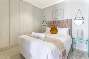 AlimamaSpaces Moskits Newton Place