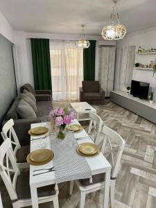 TAYA - Moon Residence Mamaia