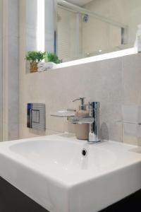 Modern En-suite Double - Queens Park