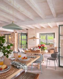 Wishome-Villa de cuento rehabilitada con piscina interior