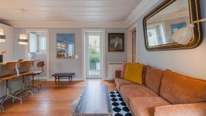 Artsy Sintra II by LovelyStay