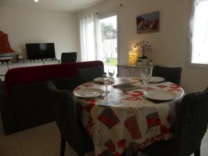 GU000-05A-Mais 3 pièces - 4 couchages LA GUERINIERE