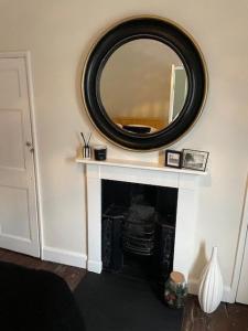 Tower Place Cottage Within the City walls -permit parking available