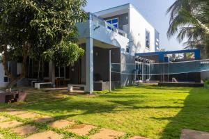 Villa De Aqua ECR 2 with Rain Shower Pool and 4K Cinema