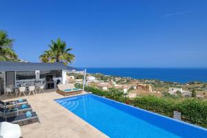 Amazing modern villa with spectacular seaviews close to Benalmadena Pueblo