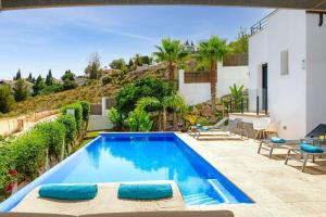 Amazing modern villa with spectacular seaviews close to Benalmadena Pueblo
