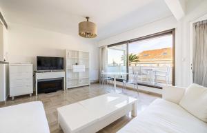 64 ANTIBES - Stunning 1-bedroom with terrace at Gray dAlbion