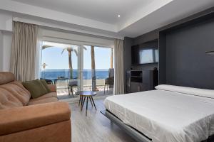 Paseo Marítimo 8 by Expoholidays