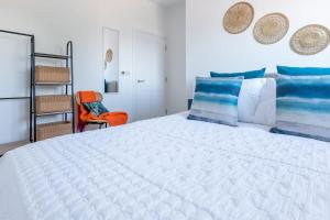 River View - Prime River Front Location