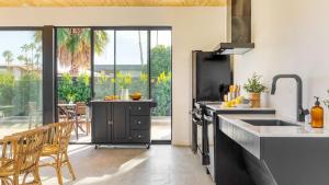 Blackhaus A Buyout by AvantStay 4-Room Retreat