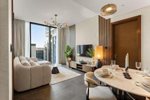 FIRST CLASS 2BR Classy Getaway Near Downtown
