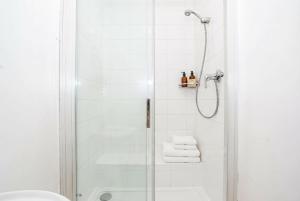 Modern 3 Bedroom Home with Parking in Southend