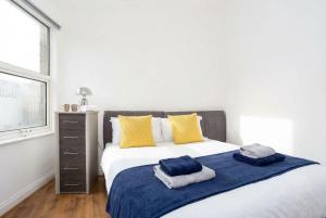 Modern 3 Bedroom Home with Parking in Southend