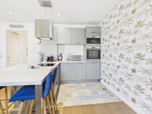 LE SPECTACULAIRE moderne et raffiné, idéalement situé à deux pas du Palais et plages