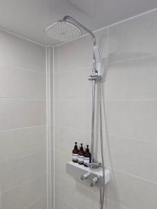 Entire Home, Private Rooftop, Elevator, Free Parking, Convenience Store 2 min, Supermarket 4 min, Daiso 8 min