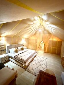 Honeymoon Luxury Camp