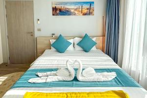 AERAS Beachfront Condominium-Prime 1BR with Panoramic Sea View in Jomtien